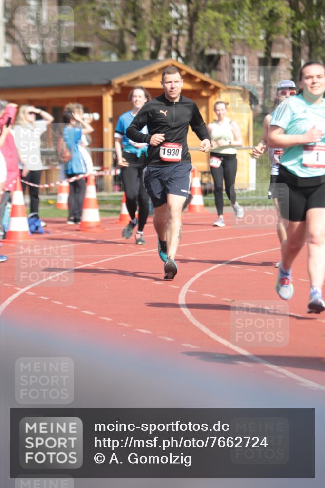 13.04.2025 - Hammer Lauf A. Gomolzig http://msf.ph/oto/7662724 13.04.2025 11:04:51 Ziel 1, 178, 232, 313, 384, 630, 654, 693, 704, 917, 929, 986, 1002, 1267, 1900, 1930 meine-sportfotos.de