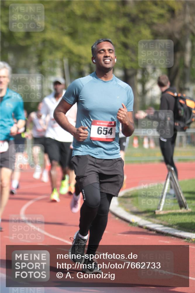 13.04.2025 - Hammer Lauf A. Gomolzig http://msf.ph/oto/7662733 13.04.2025 11:04:56 Ziel 218, 232, 313, 384, 432, 444, 630, 654, 693, 704, 705, 917, 929, 1002, 1267, 1819, 1900, 1921 meine-sportfotos.de