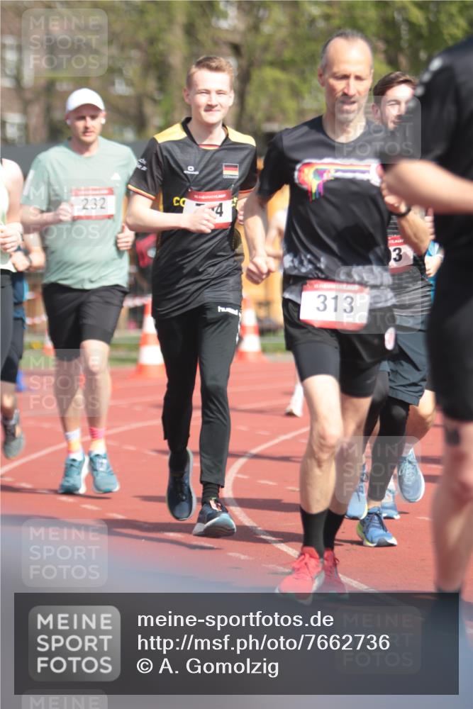 13.04.2025 - Hammer Lauf A. Gomolzig http://msf.ph/oto/7662736 13.04.2025 11:04:58 Ziel 218, 232, 313, 414, 432, 444, 693, 704, 705, 917, 923, 929, 1002, 1267, 1341, 1819, 1900, 1921, 1946, 1947 meine-sportfotos.de