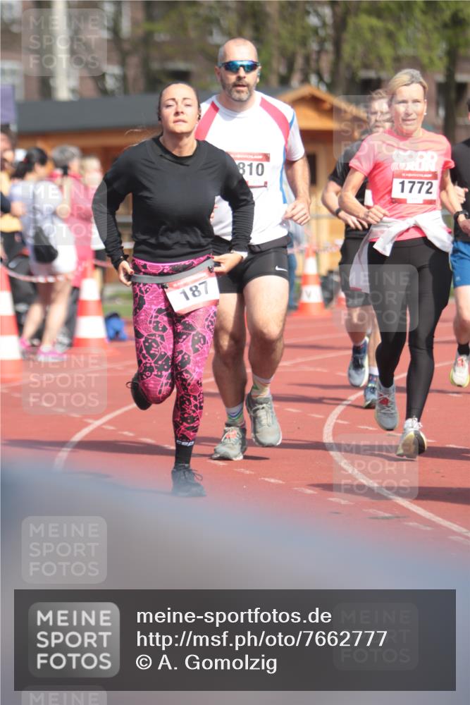 13.04.2025 - Hammer Lauf A. Gomolzig http://msf.ph/oto/7662777 13.04.2025 11:05:23 Ziel 2, 7, 8, 174, 187, 193, 231, 287, 302, 320, 459, 482, 524, 599, 685, 1125, 1331, 1772, 1808, 1810 meine-sportfotos.de