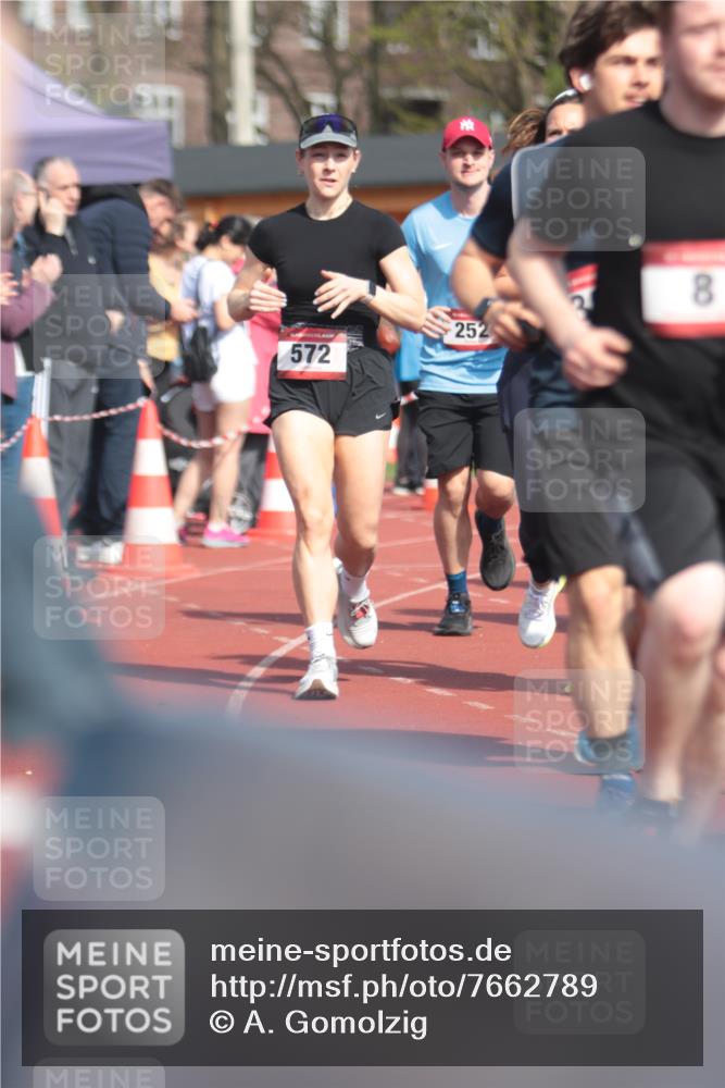 13.04.2025 - Hammer Lauf A. Gomolzig http://msf.ph/oto/7662789 13.04.2025 11:05:31 Ziel 7, 8, 251, 252, 287, 302, 320, 459, 502, 524, 552, 571, 572, 736, 1331, 1344 meine-sportfotos.de