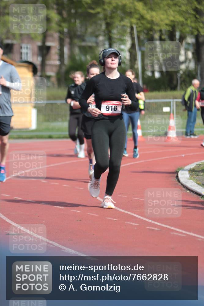 13.04.2025 - Hammer Lauf A. Gomolzig http://msf.ph/oto/7662828 13.04.2025 11:05:58 Ziel 20, 21, 160, 172, 173, 566, 737, 916, 1768, 1950 meine-sportfotos.de