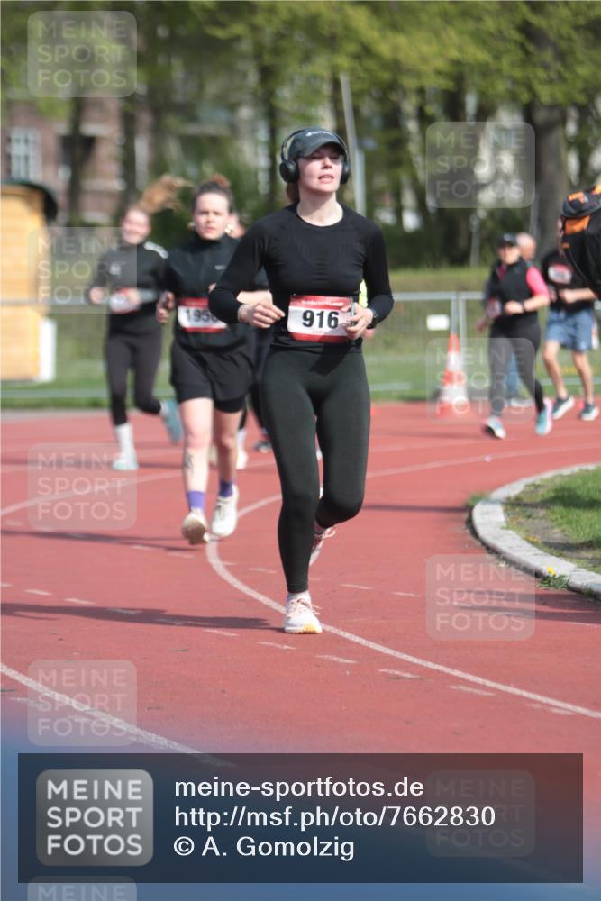 13.04.2025 - Hammer Lauf A. Gomolzig http://msf.ph/oto/7662830 13.04.2025 11:05:58 Ziel 20, 21, 160, 172, 173, 566, 737, 916, 1768, 1950 meine-sportfotos.de