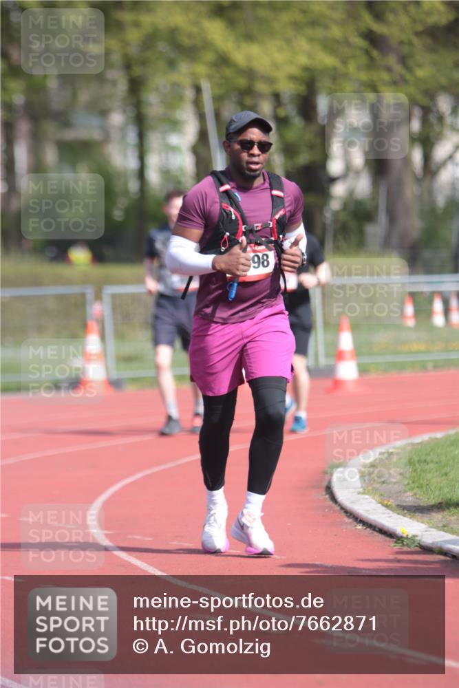 13.04.2025 - Hammer Lauf A. Gomolzig http://msf.ph/oto/7662871 13.04.2025 11:06:55 Ziel 1898 meine-sportfotos.de