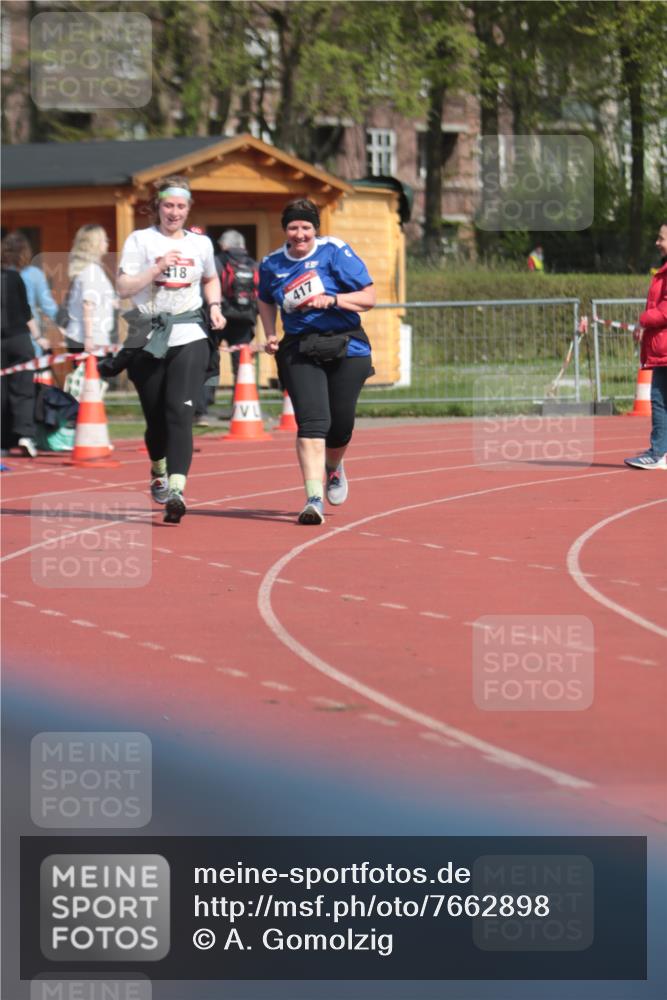 13.04.2025 - Hammer Lauf A. Gomolzig http://msf.ph/oto/7662898 13.04.2025 11:08:12 Ziel 417, 418 meine-sportfotos.de