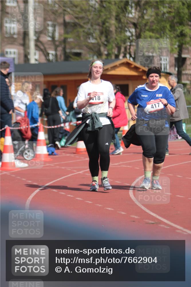 13.04.2025 - Hammer Lauf A. Gomolzig http://msf.ph/oto/7662904 13.04.2025 11:08:14 Ziel 417, 418 meine-sportfotos.de