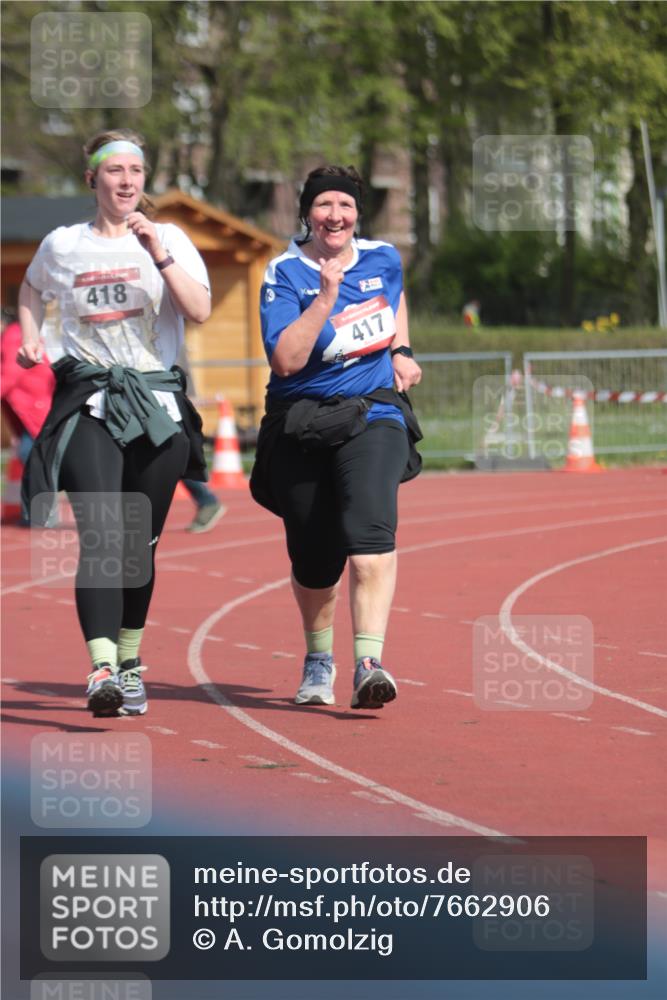 13.04.2025 - Hammer Lauf A. Gomolzig http://msf.ph/oto/7662906 13.04.2025 11:08:15 Ziel 417, 418 meine-sportfotos.de