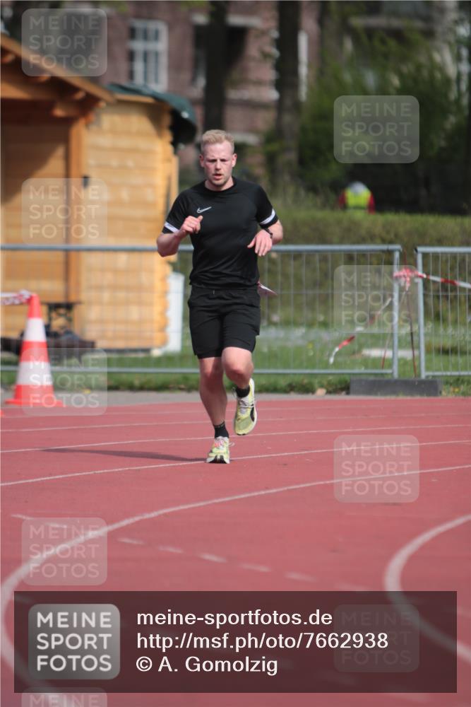 13.04.2025 - Hammer Lauf A. Gomolzig http://msf.ph/oto/7662938 13.04.2025 11:24:54 Ziel 452 meine-sportfotos.de