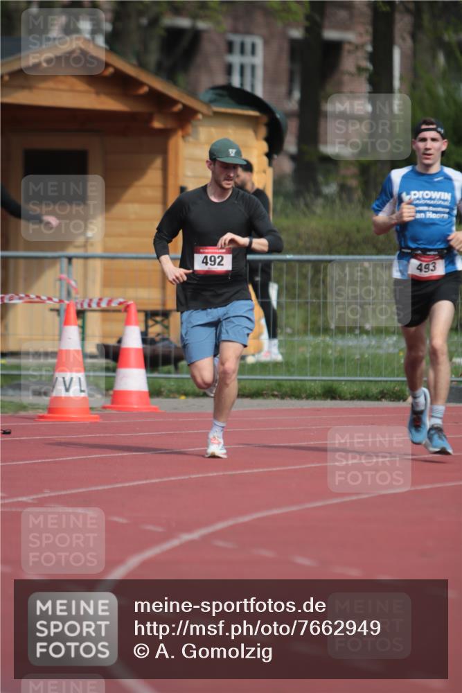 13.04.2025 - Hammer Lauf A. Gomolzig http://msf.ph/oto/7662949 13.04.2025 11:25:00 Ziel 492, 493 meine-sportfotos.de