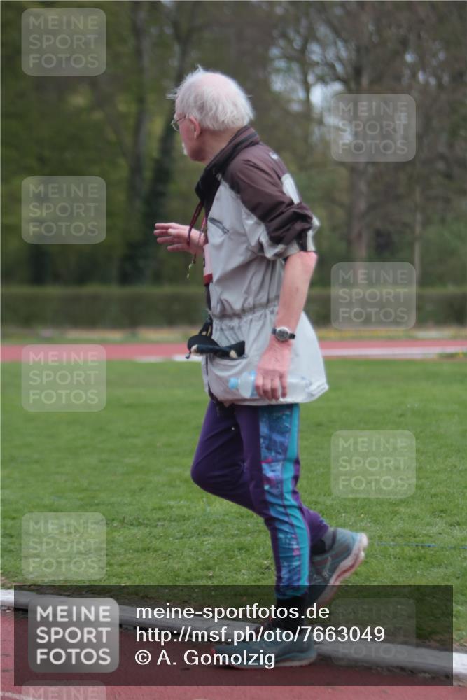 13.04.2025 - Hammer Lauf A. Gomolzig http://msf.ph/oto/7663049 13.04.2025 11:27:19 Ziel 14 meine-sportfotos.de