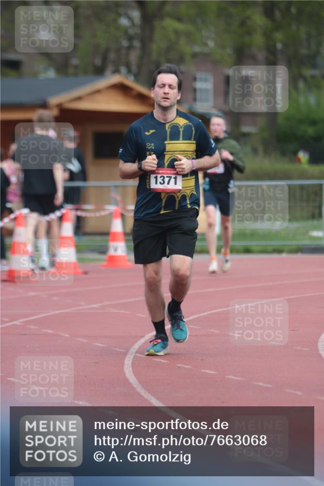 13.04.2025 - Hammer Lauf A. Gomolzig http://msf.ph/oto/7663068 13.04.2025 11:27:34 Ziel 233, 995, 1371, 1940 meine-sportfotos.de