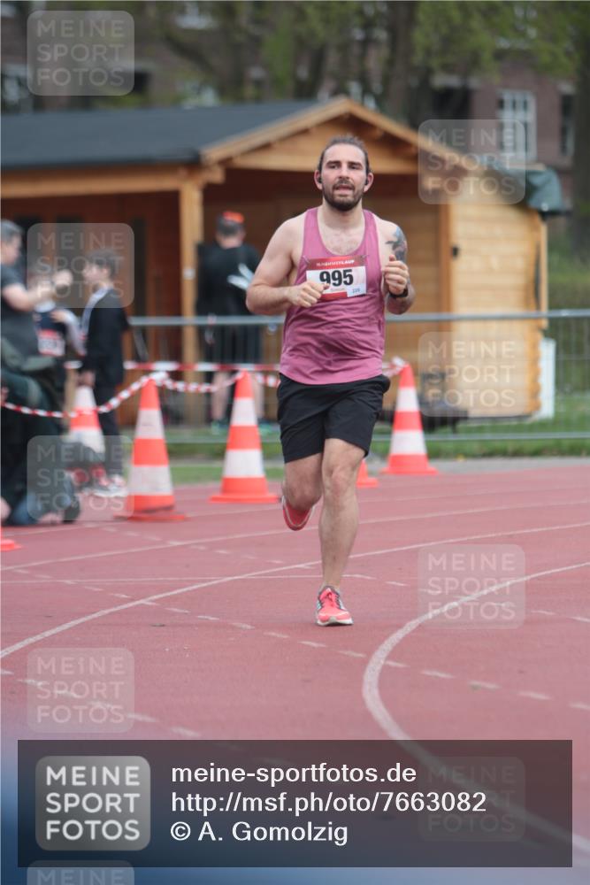 13.04.2025 - Hammer Lauf A. Gomolzig http://msf.ph/oto/7663082 13.04.2025 11:27:41 Ziel 233, 995 meine-sportfotos.de