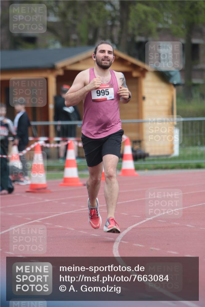 13.04.2025 - Hammer Lauf A. Gomolzig http://msf.ph/oto/7663084 13.04.2025 11:27:41 Ziel 233, 995 meine-sportfotos.de
