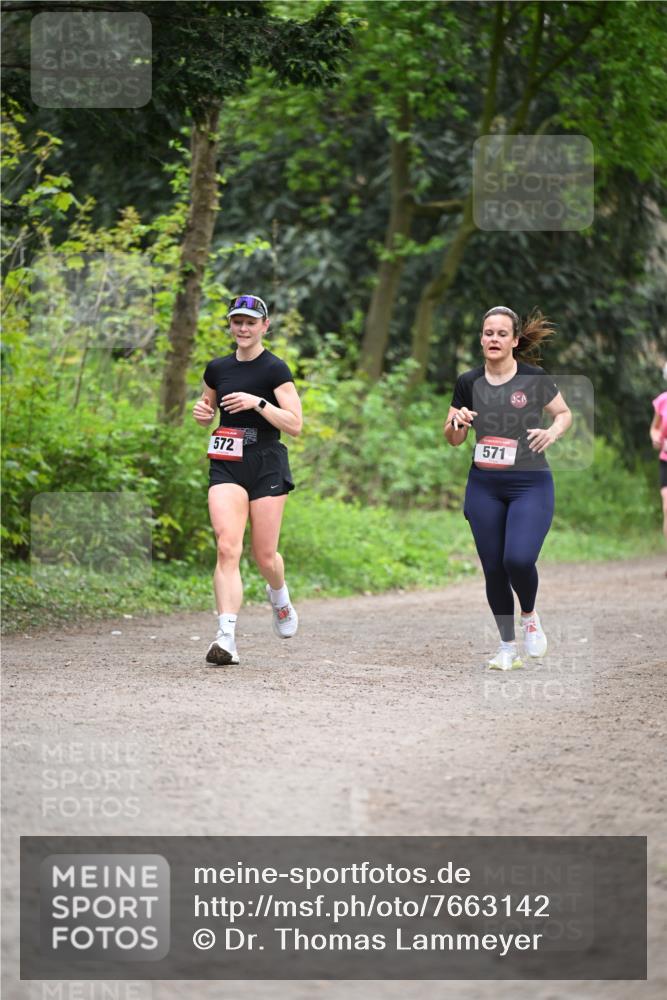 13.04.2025 - Hammer Lauf Dr. Thomas Lammeyer http://msf.ph/oto/7663142 13.04.2025 11:31:15 Laufen 571, 572 meine-sportfotos.de