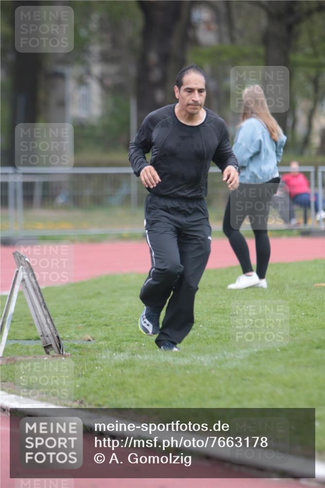 13.04.2025 - Hammer Lauf A. Gomolzig http://msf.ph/oto/7663178 13.04.2025 11:29:36 Ziel 601 meine-sportfotos.de