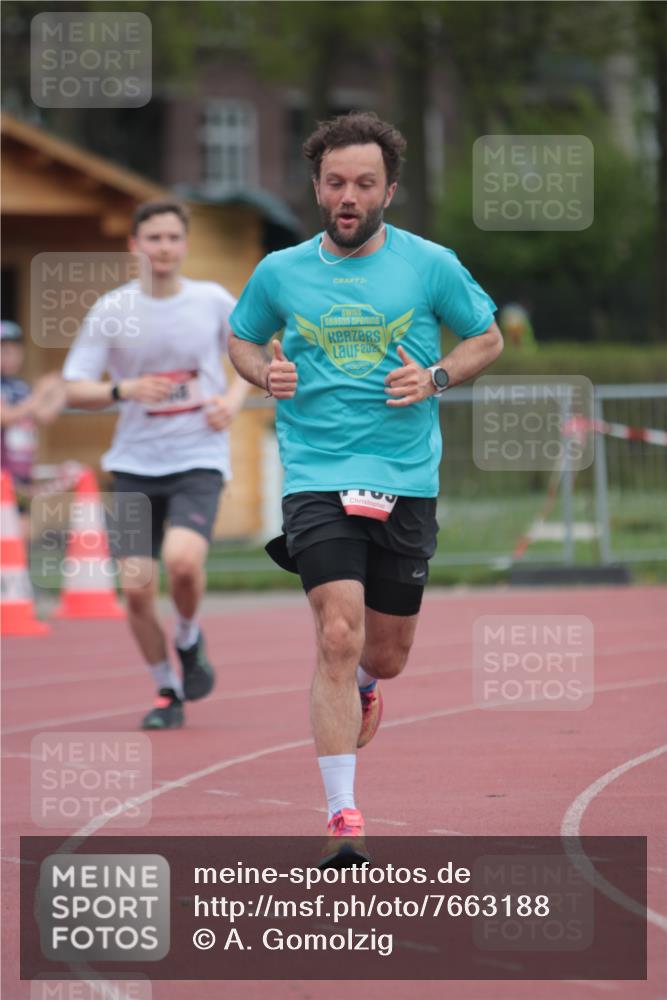 13.04.2025 - Hammer Lauf A. Gomolzig http://msf.ph/oto/7663188 13.04.2025 11:29:53 Ziel 468, 950, 1139 meine-sportfotos.de