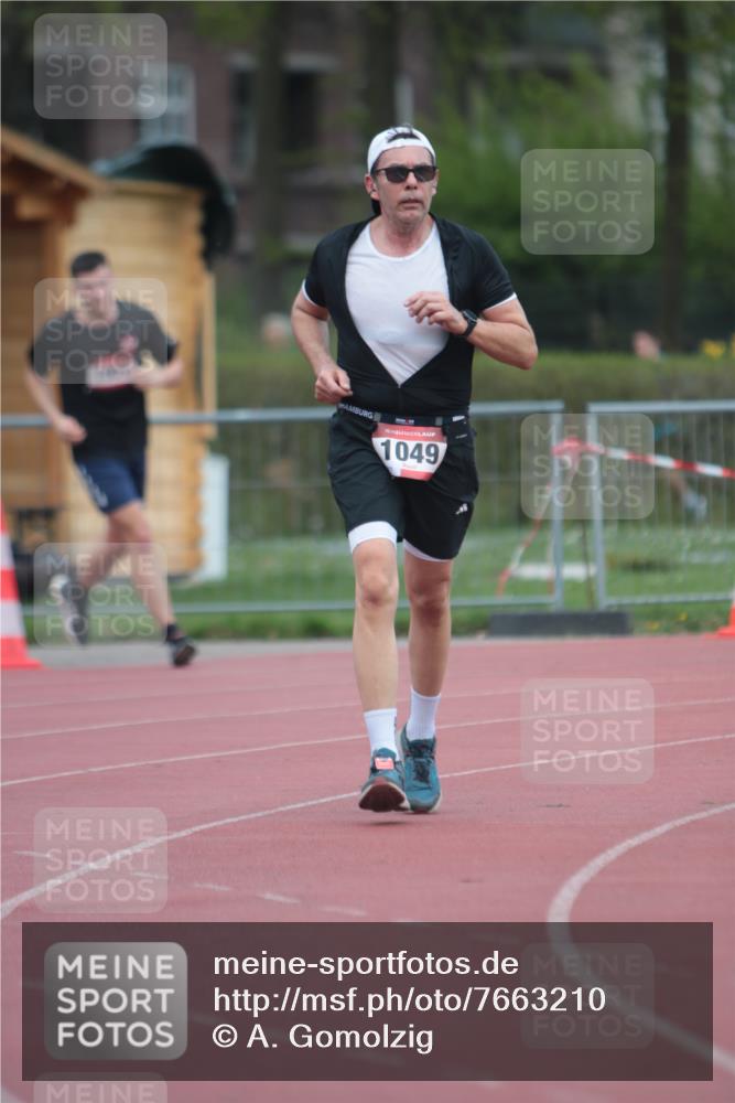 13.04.2025 - Hammer Lauf A. Gomolzig http://msf.ph/oto/7663210 13.04.2025 11:30:03 Ziel 950, 1049, 1951 meine-sportfotos.de