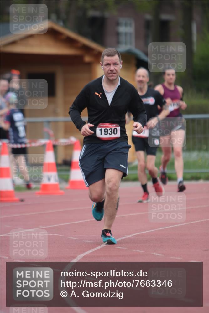 13.04.2025 - Hammer Lauf A. Gomolzig http://msf.ph/oto/7663346 13.04.2025 11:31:46 Ziel 313, 1808, 1930 meine-sportfotos.de