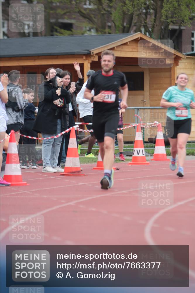 13.04.2025 - Hammer Lauf A. Gomolzig http://msf.ph/oto/7663377 13.04.2025 11:31:58 Ziel 231, 232, 432, 1341 meine-sportfotos.de
