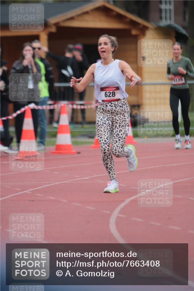 13.04.2025 - Hammer Lauf A. Gomolzig http://msf.ph/oto/7663408 13.04.2025 11:32:08 Ziel 1, 628, 917 meine-sportfotos.de