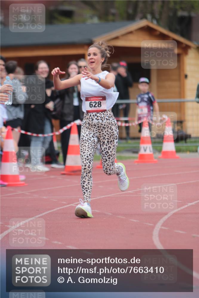 13.04.2025 - Hammer Lauf A. Gomolzig http://msf.ph/oto/7663410 13.04.2025 11:32:09 Ziel 1, 628, 917 meine-sportfotos.de