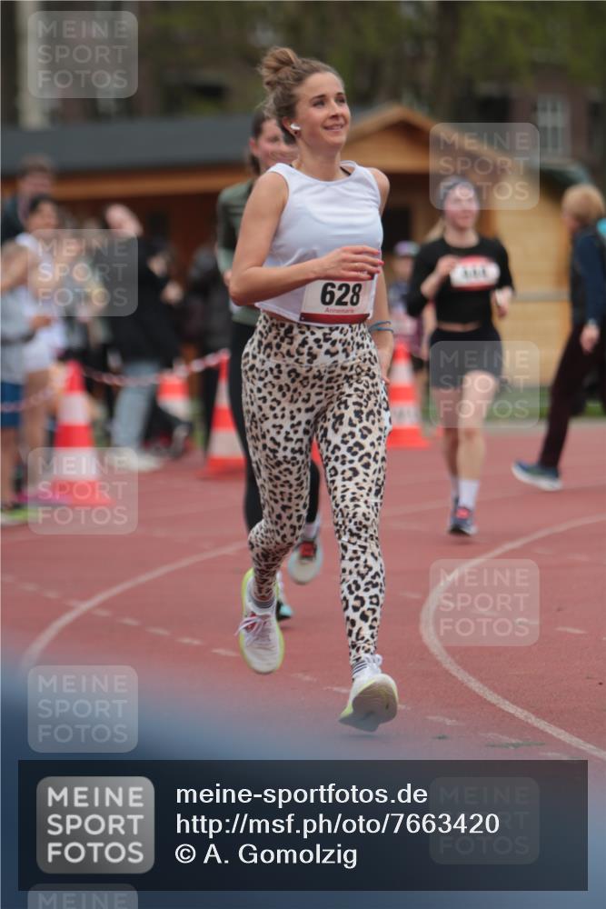 13.04.2025 - Hammer Lauf A. Gomolzig http://msf.ph/oto/7663420 13.04.2025 11:32:15 Ziel 444, 628, 1125 meine-sportfotos.de
