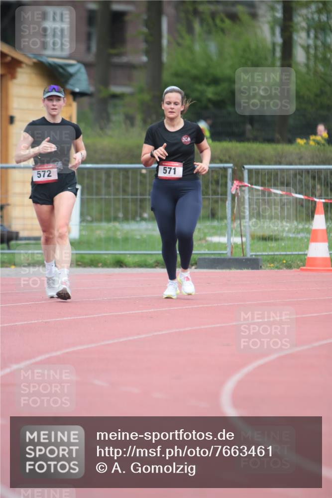 13.04.2025 - Hammer Lauf A. Gomolzig http://msf.ph/oto/7663461 13.04.2025 11:32:46 Ziel 571, 572 meine-sportfotos.de