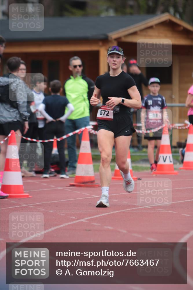 13.04.2025 - Hammer Lauf A. Gomolzig http://msf.ph/oto/7663467 13.04.2025 11:32:48 Ziel 571, 572 meine-sportfotos.de