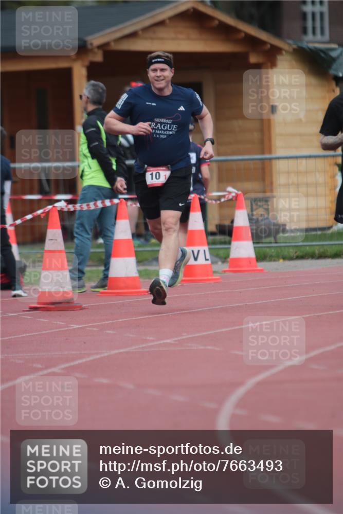 13.04.2025 - Hammer Lauf A. Gomolzig http://msf.ph/oto/7663493 13.04.2025 11:33:07 Ziel 10, 1051, 1810 meine-sportfotos.de
