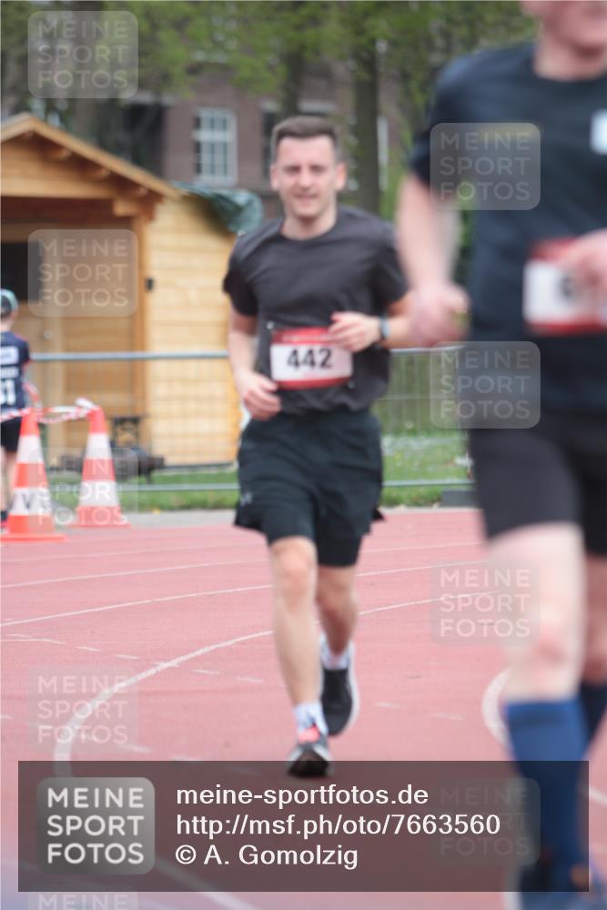 13.04.2025 - Hammer Lauf A. Gomolzig http://msf.ph/oto/7663560 13.04.2025 11:33:52 Ziel 252, 442, 482 meine-sportfotos.de