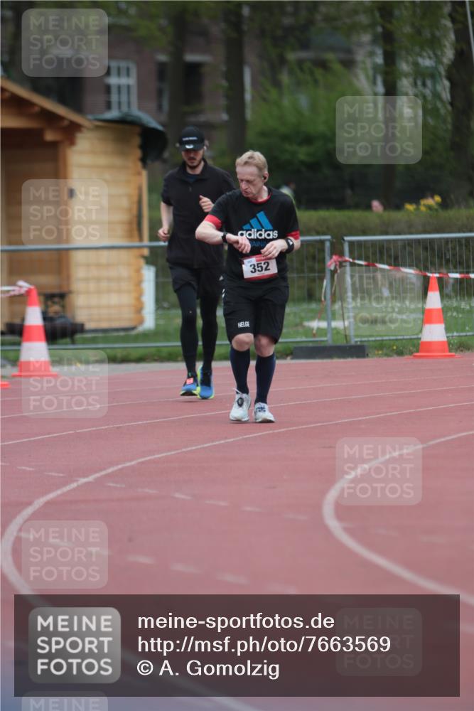 13.04.2025 - Hammer Lauf A. Gomolzig http://msf.ph/oto/7663569 13.04.2025 11:33:59 Ziel 599 meine-sportfotos.de