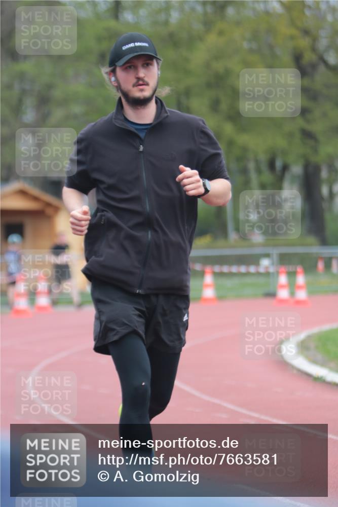 13.04.2025 - Hammer Lauf A. Gomolzig http://msf.ph/oto/7663581 13.04.2025 11:34:08 Ziel 8, 599, 617 meine-sportfotos.de