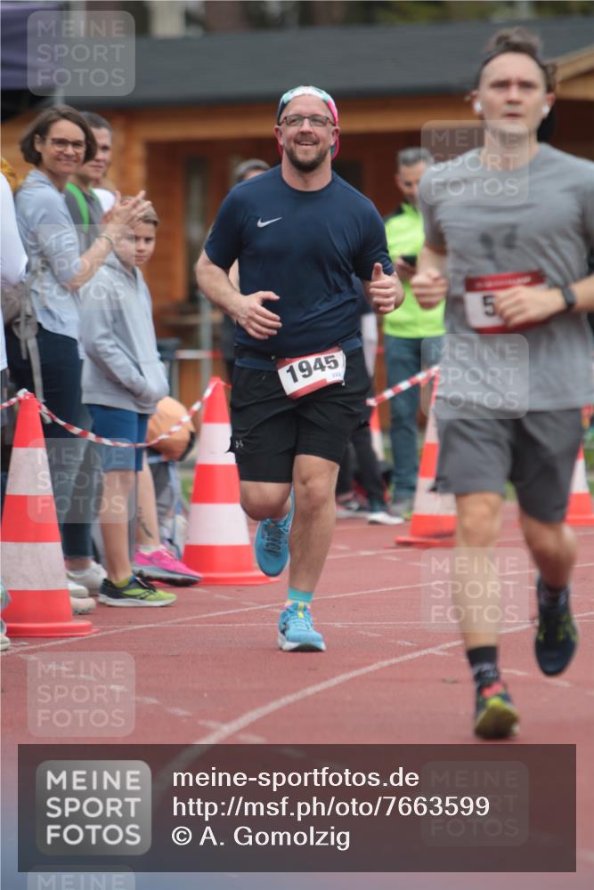 13.04.2025 - Hammer Lauf A. Gomolzig http://msf.ph/oto/7663599 13.04.2025 11:34:17 Ziel 167, 524, 1945 meine-sportfotos.de
