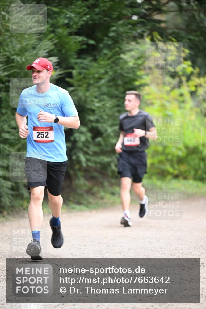 13.04.2025 - Hammer Lauf Dr. Thomas Lammeyer http://msf.ph/oto/7663642 13.04.2025 11:32:15 Laufen 252, 442 meine-sportfotos.de