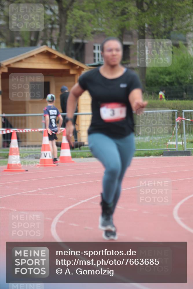 13.04.2025 - Hammer Lauf A. Gomolzig http://msf.ph/oto/7663685 13.04.2025 11:35:12 Ziel 3, 302 meine-sportfotos.de