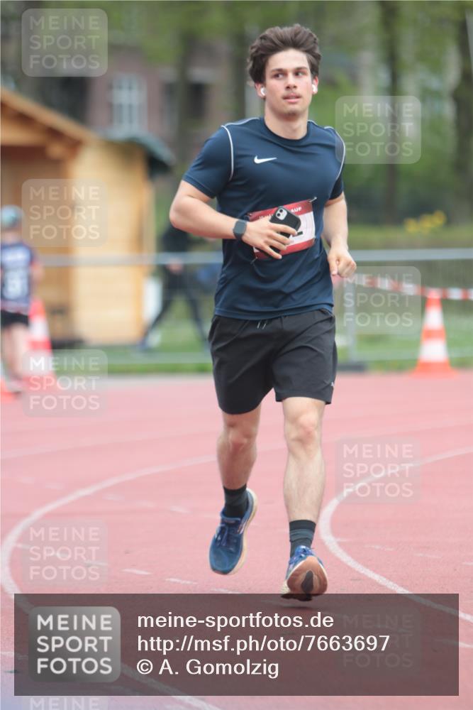 13.04.2025 - Hammer Lauf A. Gomolzig http://msf.ph/oto/7663697 13.04.2025 11:35:17 Ziel 302 meine-sportfotos.de