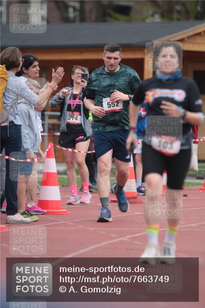 13.04.2025 - Hammer Lauf A. Gomolzig http://msf.ph/oto/7663749 13.04.2025 11:36:17 Ziel 103, 552, 736 meine-sportfotos.de