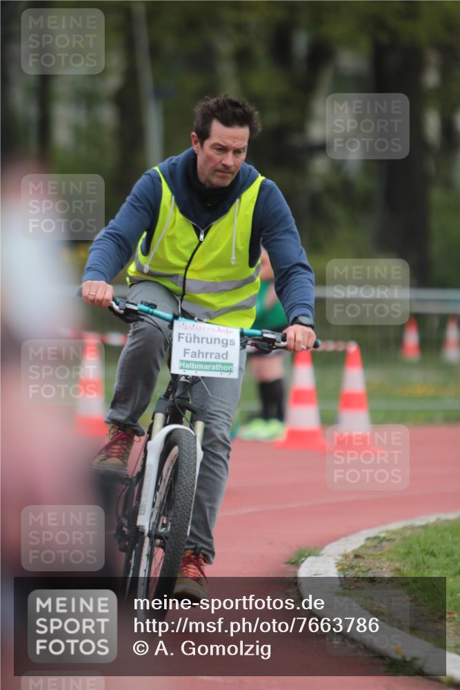 13.04.2025 - Hammer Lauf A. Gomolzig http://msf.ph/oto/7663786 13.04.2025 11:37:37 Ziel 4, 11 meine-sportfotos.de