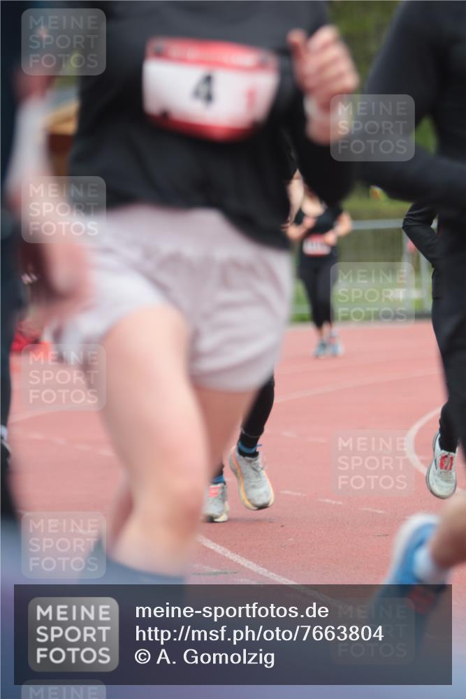 13.04.2025 - Hammer Lauf A. Gomolzig http://msf.ph/oto/7663804 13.04.2025 11:37:47 Ziel 7, 476, 737, 858, 1310, 1376, 1802 meine-sportfotos.de