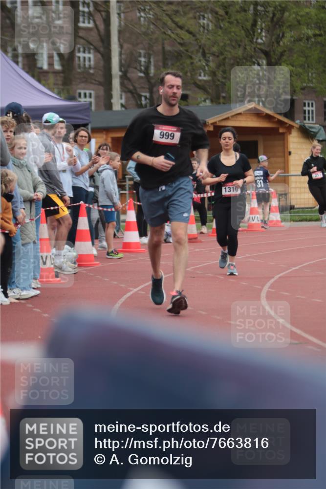 13.04.2025 - Hammer Lauf A. Gomolzig http://msf.ph/oto/7663816 13.04.2025 11:37:52 Ziel 20, 21, 737, 1310 meine-sportfotos.de