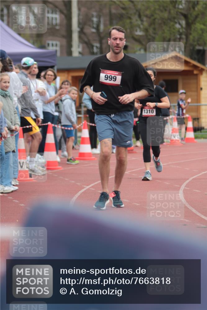 13.04.2025 - Hammer Lauf A. Gomolzig http://msf.ph/oto/7663818 13.04.2025 11:37:52 Ziel 20, 21, 737, 1310 meine-sportfotos.de