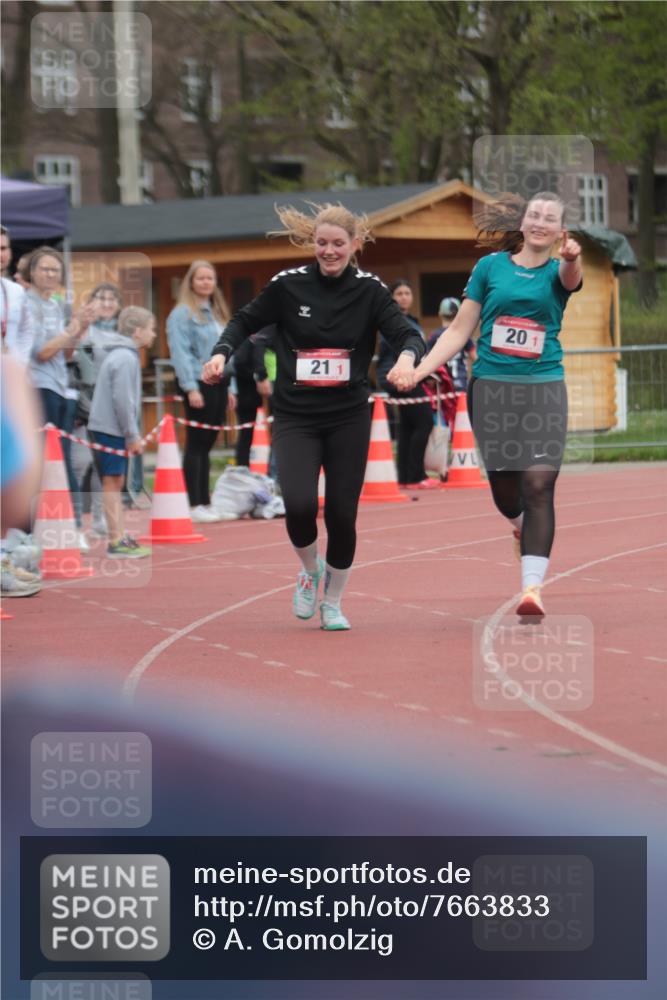 13.04.2025 - Hammer Lauf A. Gomolzig http://msf.ph/oto/7663833 13.04.2025 11:37:58 Ziel 20, 21 meine-sportfotos.de