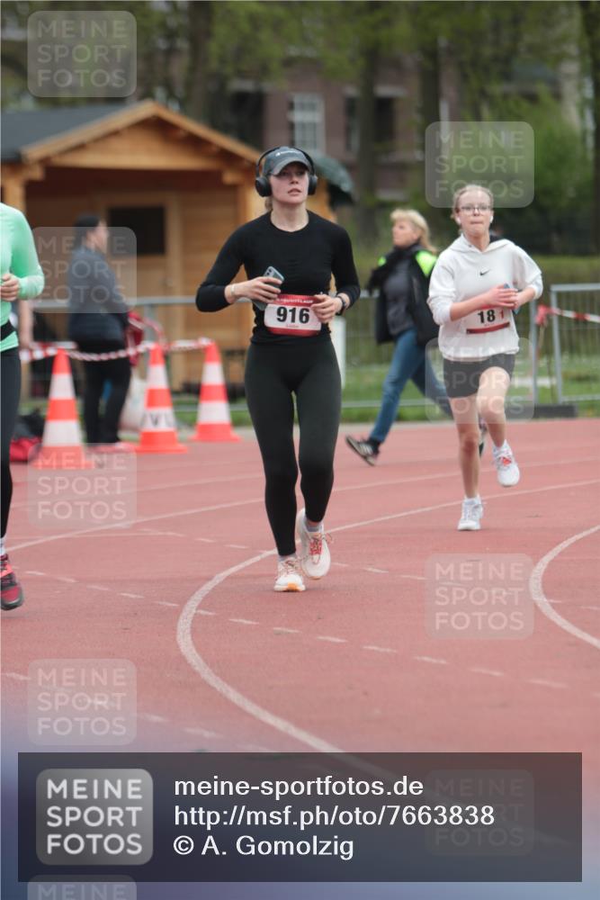 13.04.2025 - Hammer Lauf A. Gomolzig http://msf.ph/oto/7663838 13.04.2025 11:38:17 Ziel 18, 662, 916 meine-sportfotos.de