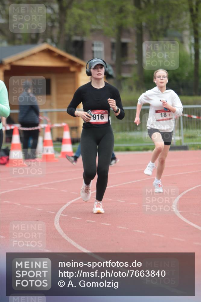 13.04.2025 - Hammer Lauf A. Gomolzig http://msf.ph/oto/7663840 13.04.2025 11:38:17 Ziel 18, 662, 916 meine-sportfotos.de