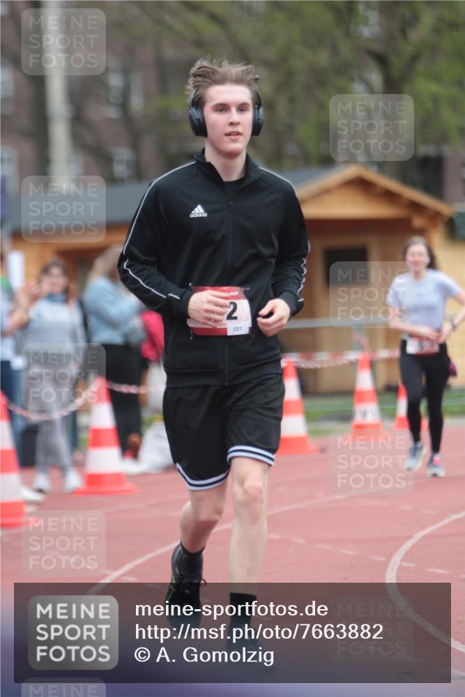 13.04.2025 - Hammer Lauf A. Gomolzig http://msf.ph/oto/7663882 13.04.2025 11:39:00 Ziel 5, 172 meine-sportfotos.de
