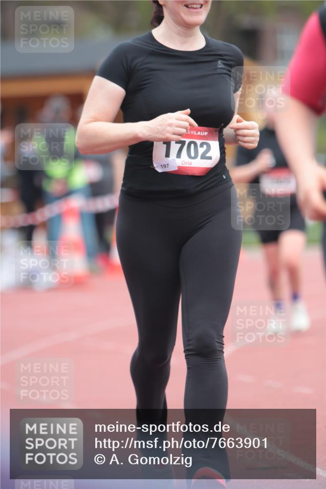 13.04.2025 - Hammer Lauf A. Gomolzig http://msf.ph/oto/7663901 13.04.2025 11:39:14 Ziel 454, 1702, 1950 meine-sportfotos.de