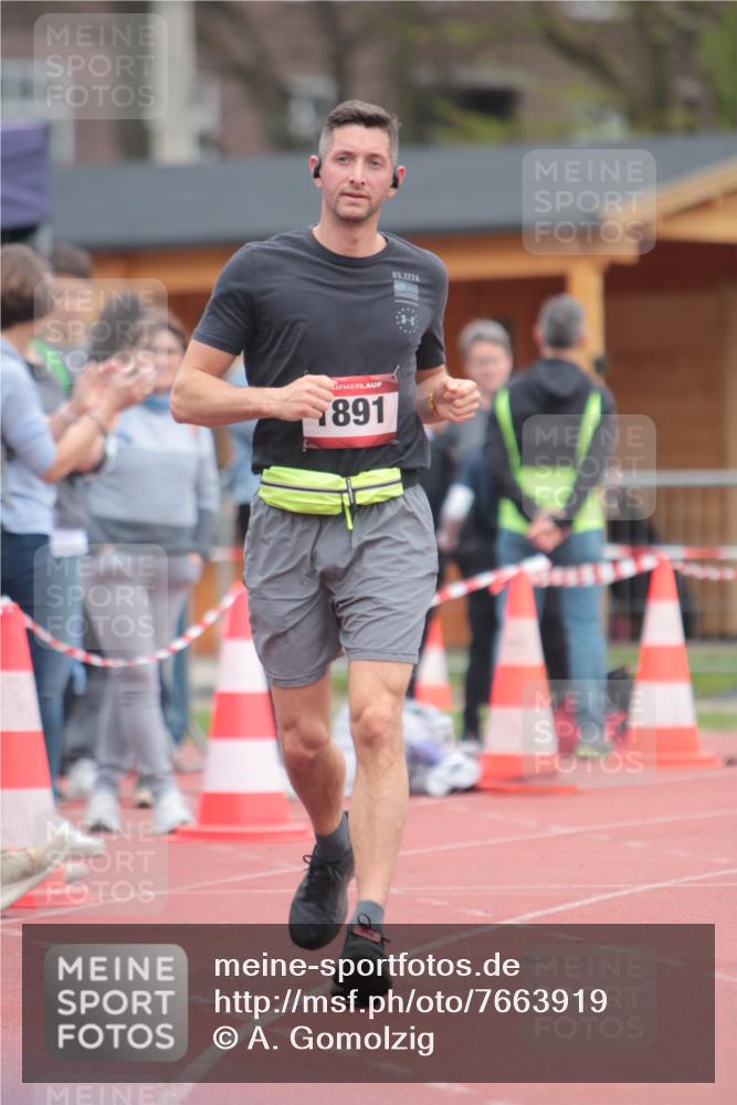 13.04.2025 - Hammer Lauf A. Gomolzig http://msf.ph/oto/7663919 13.04.2025 11:39:28 Ziel 319, 1891, 1898 meine-sportfotos.de