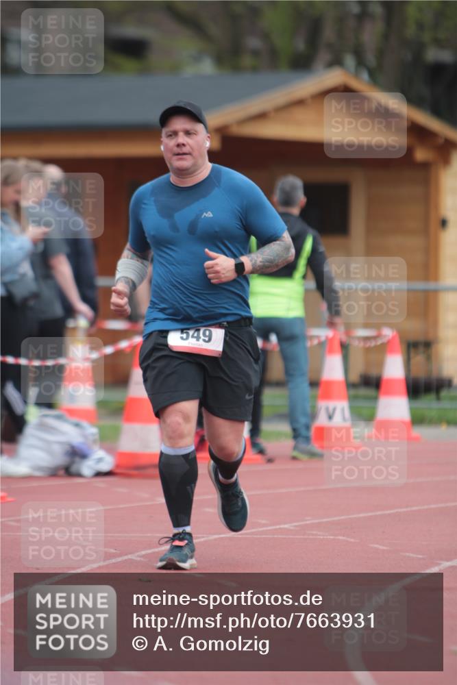 13.04.2025 - Hammer Lauf A. Gomolzig http://msf.ph/oto/7663931 13.04.2025 11:39:48 Ziel  meine-sportfotos.de