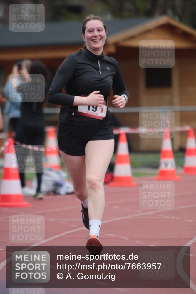13.04.2025 - Hammer Lauf A. Gomolzig http://msf.ph/oto/7663957 13.04.2025 11:40:24 Ziel 19 meine-sportfotos.de