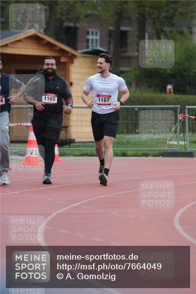 13.04.2025 - Hammer Lauf A. Gomolzig http://msf.ph/oto/7664049 13.04.2025 11:45:52 Ziel 1165, 1166, 1167 meine-sportfotos.de